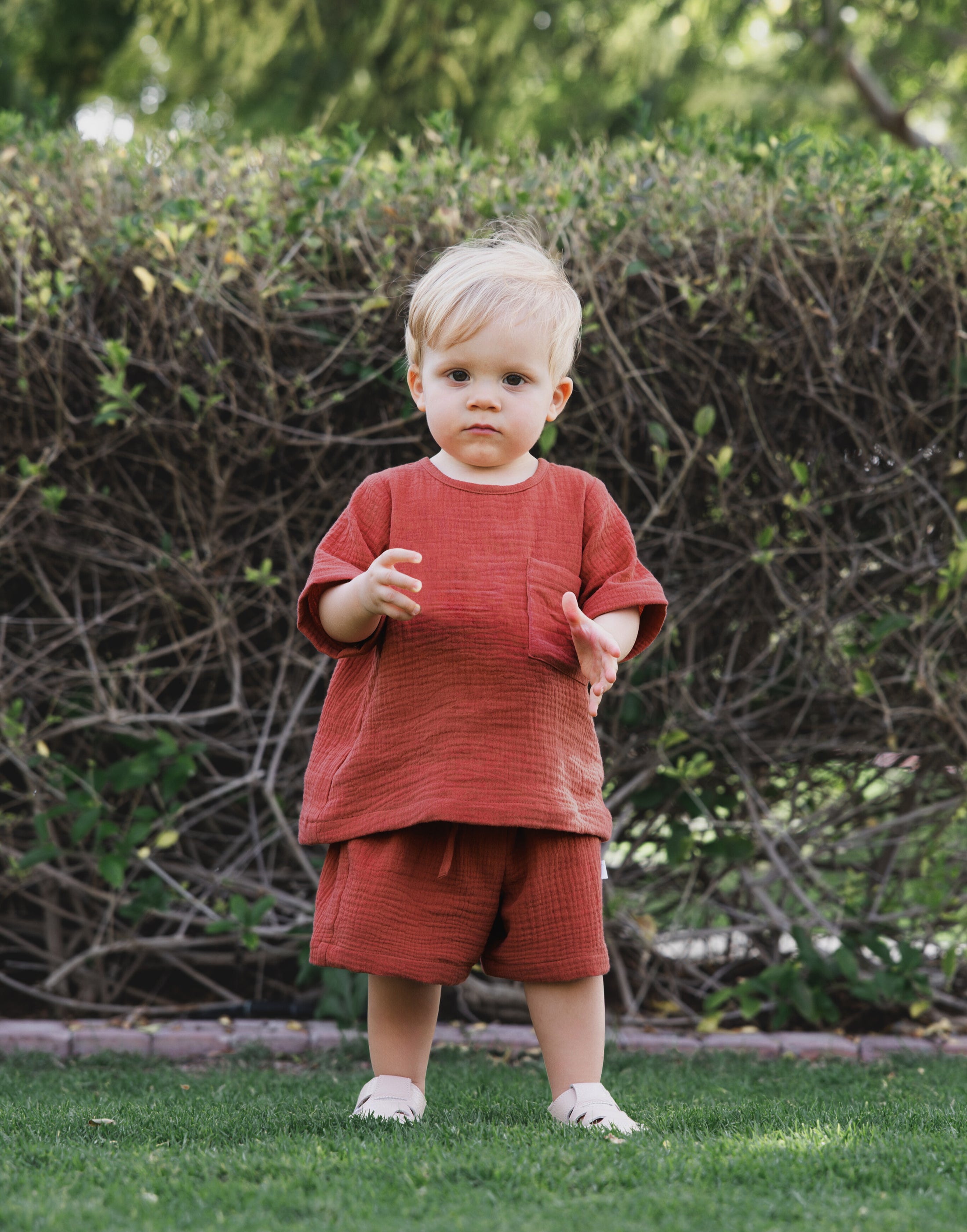 mace and co kids dubai muslin cotton two piece top and shorts set, in rustic brown colour, unisex, for both boys and girls, perfect for parties, playtime and casual wear